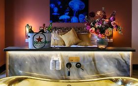 Craig Walk Suite